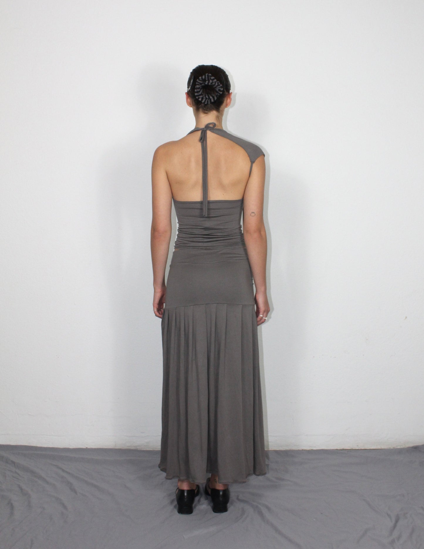 The Mevanou Top (In Gray-brown)