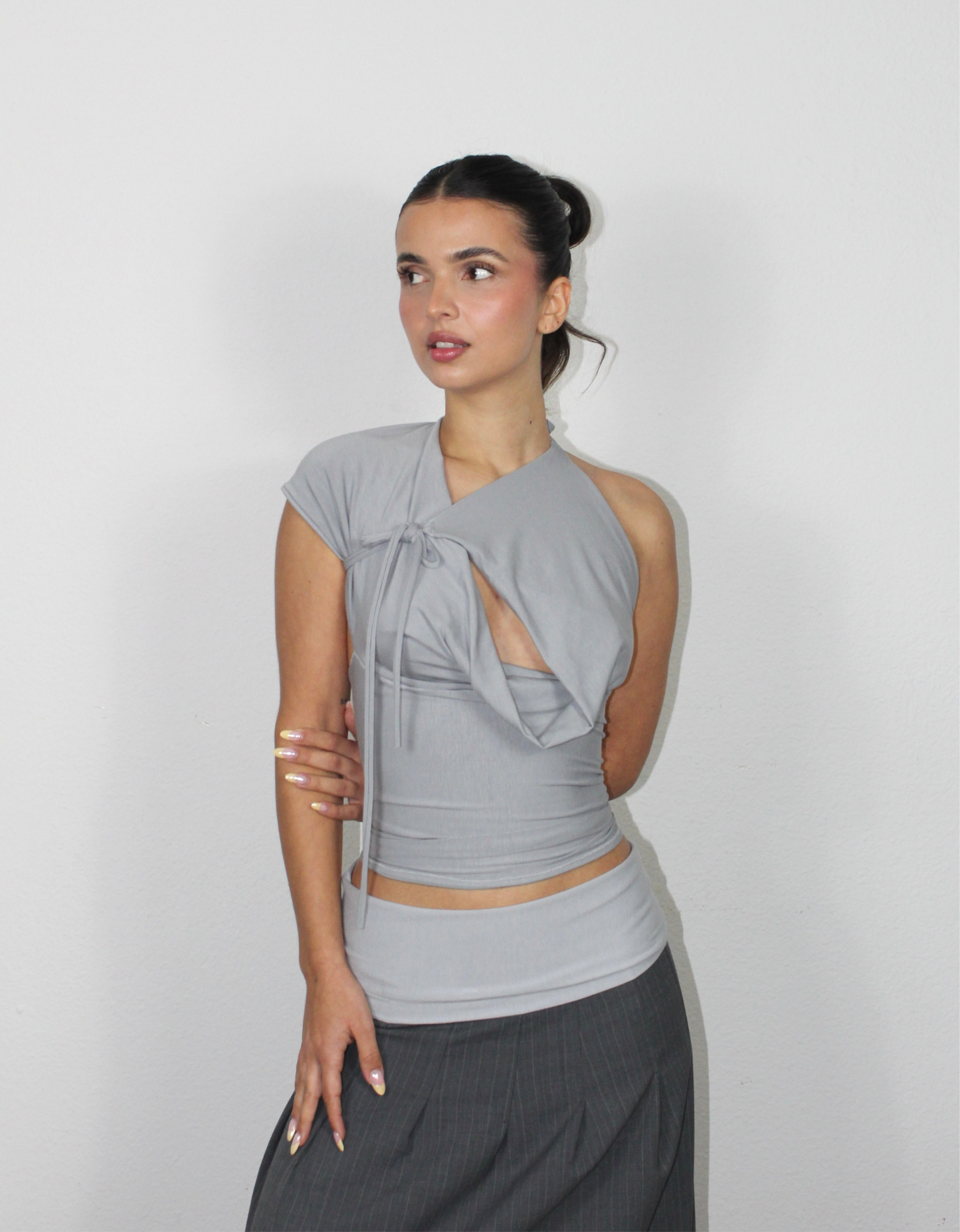 The Mevanou Top (In Medium Gray)