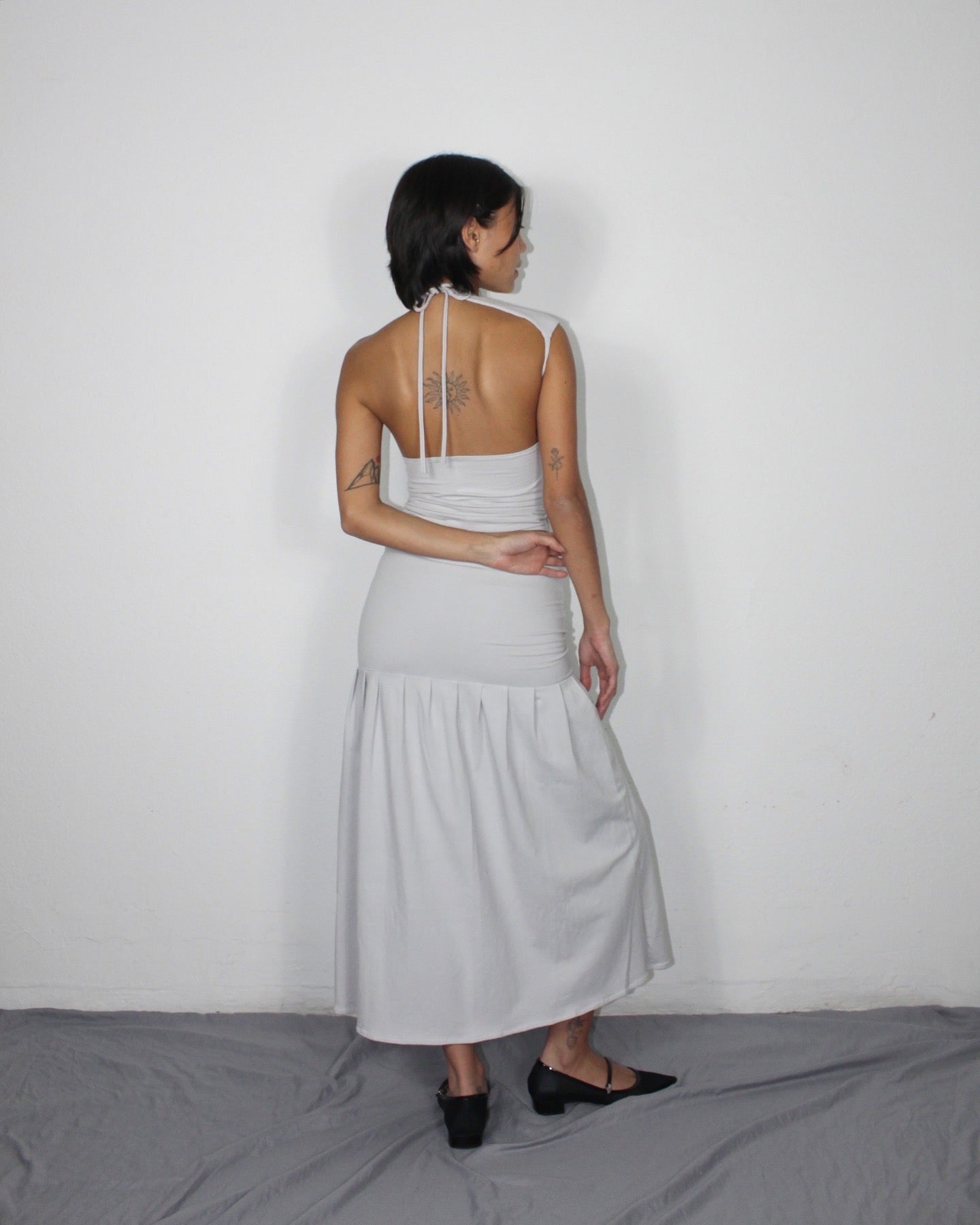 The Mevanou Top (In Light Gray)