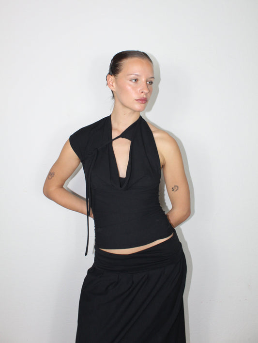 The Mevanou Top (In Black)