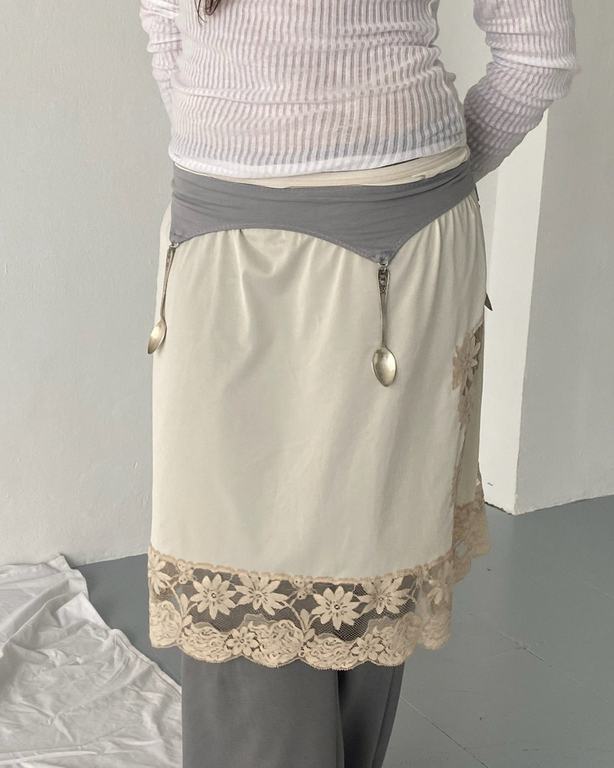 The Spoon Belt (In Medium Gray)