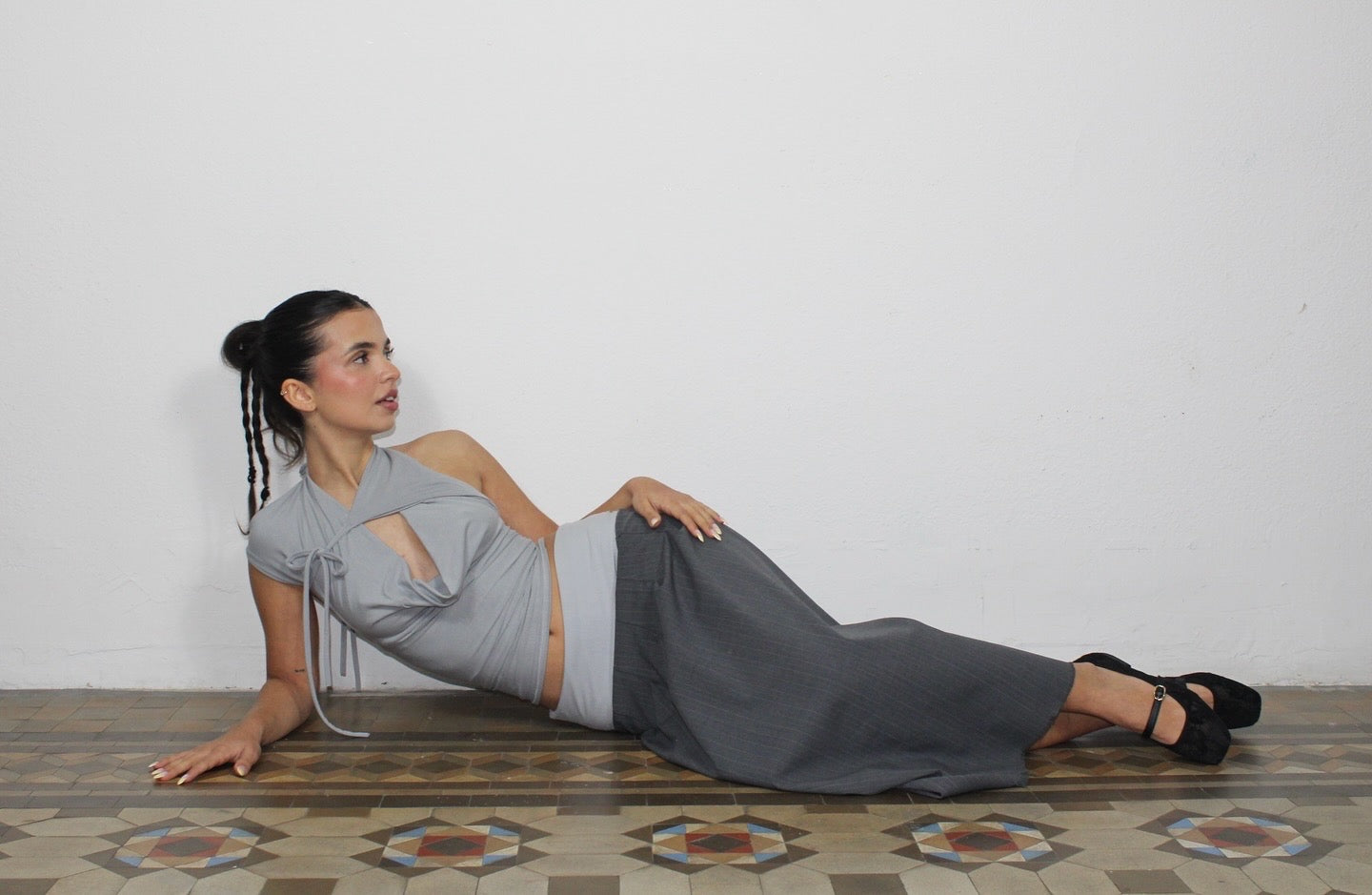 The Mevanou Top (In Medium Gray)