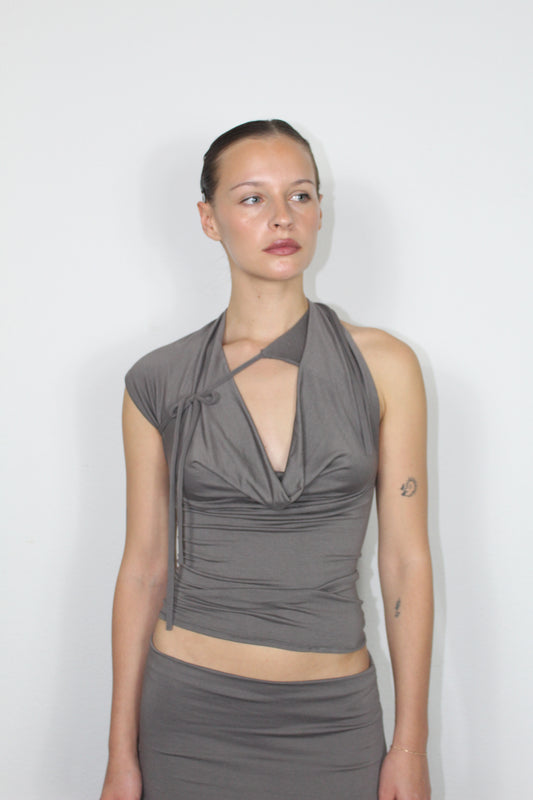 The Mevanou Top (In Gray-brown)