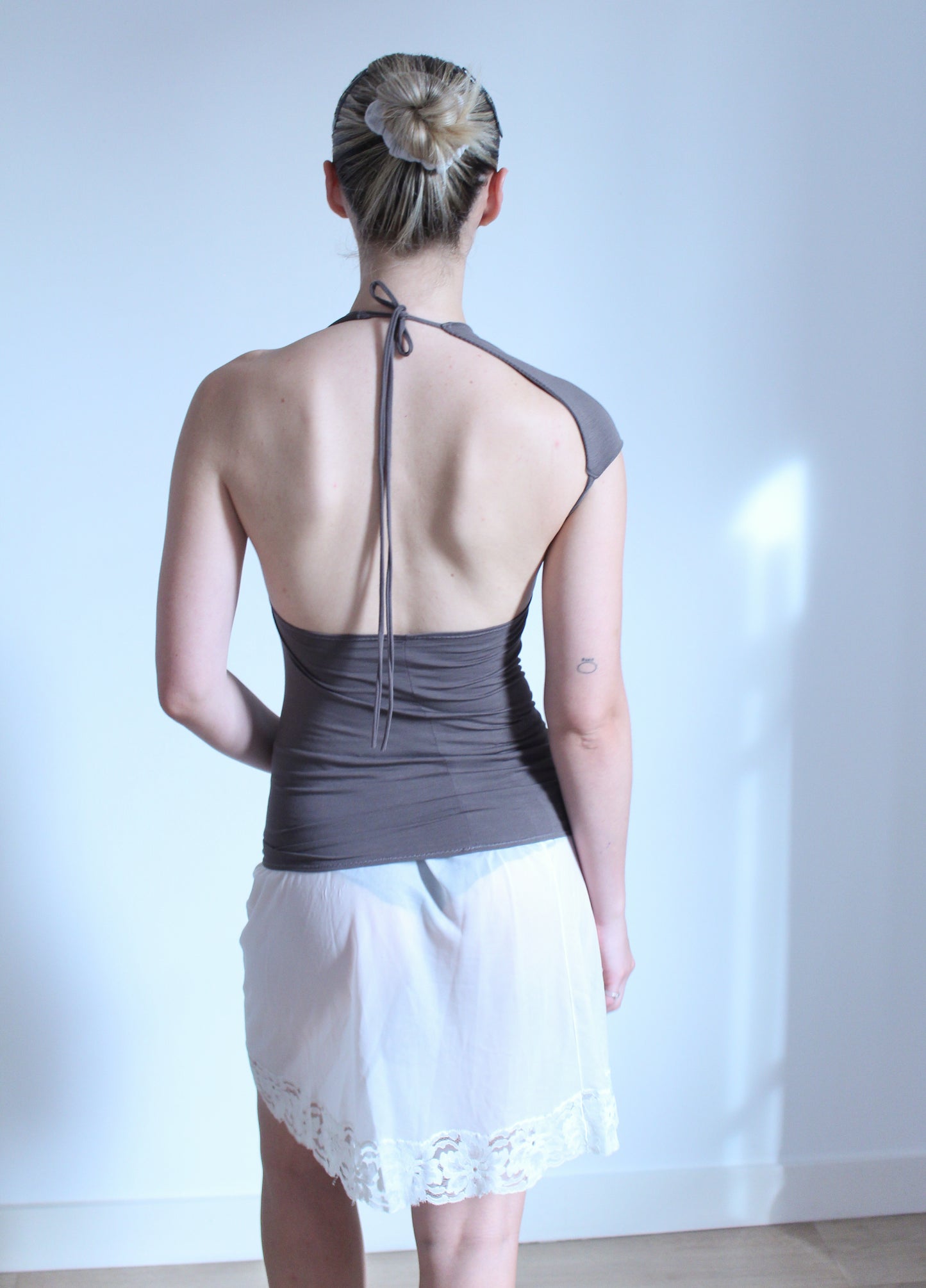 The Mevanou Top (In Taupe)