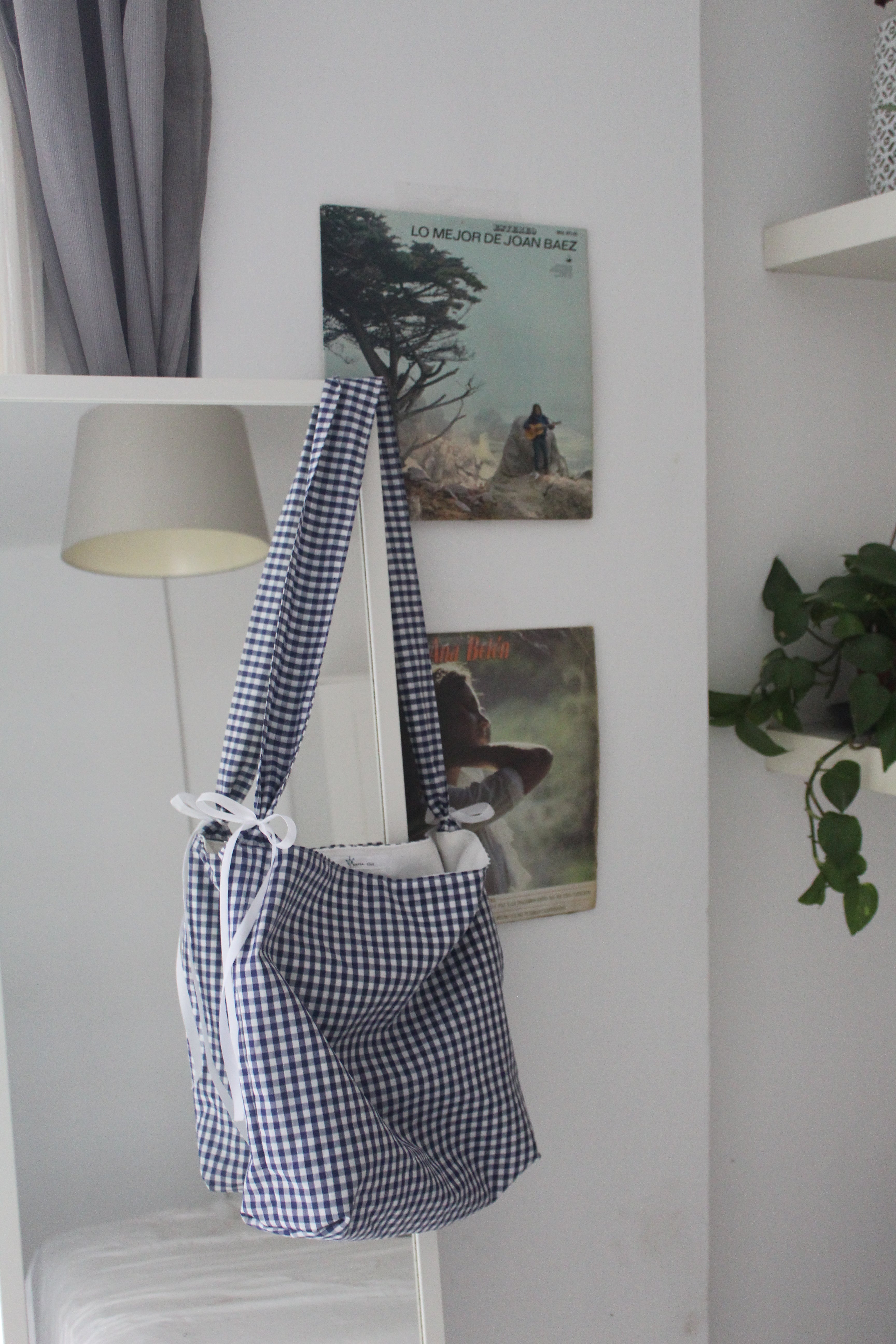 Bow tote clearance bag